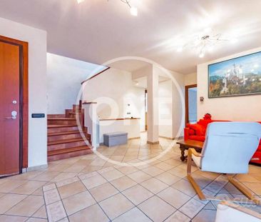Villa di 130 m² con 5 locali a Roma - Photo 2