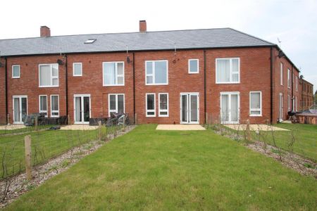 2 bedroom terraced house to rent - Photo 3