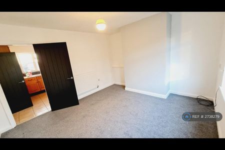 3 bedroom terraced house to rent - Photo 2