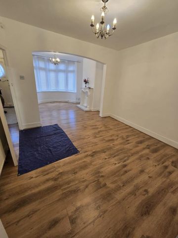 3 bedroom terraced house to rent - Photo 4