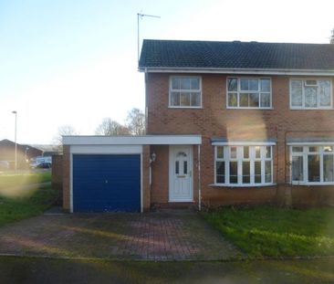 3 bedroom semi-detached house to rent - Photo 3