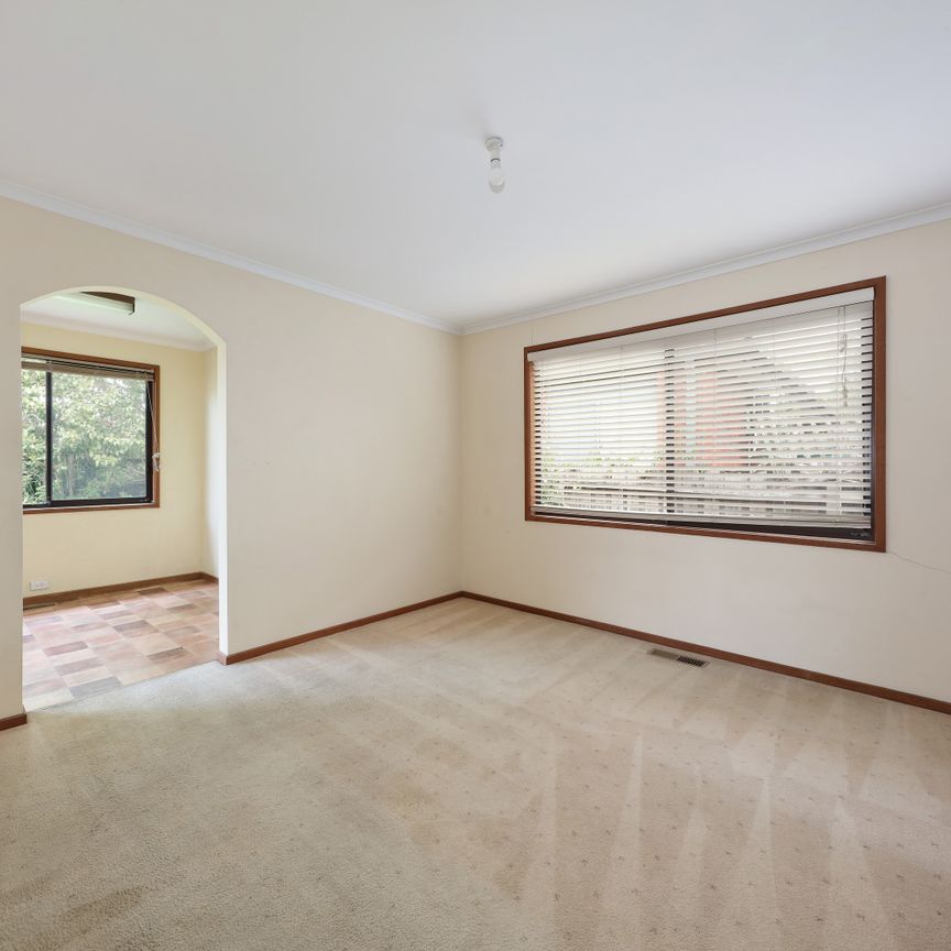 4 Luckins Rd, Bentleigh VIC 3204 - House For Rent | Domain - Photo 1