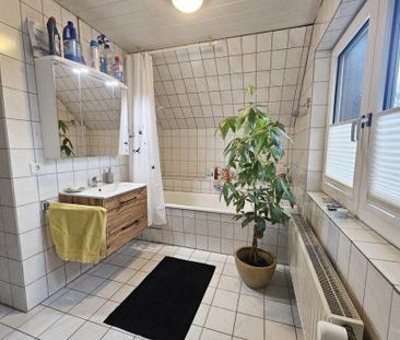 Platz für Kind und Kegel - Charmantes Einfamilienhaus mit Garten un... - Photo 1