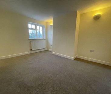 Refurbished 2 bedroom semi detached cottage in sought after Donning... - Photo 2