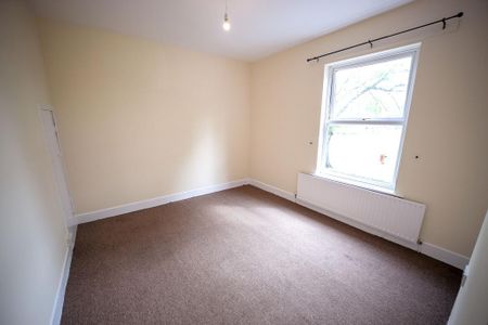 2 bedroom terraced house to rent - Photo 4