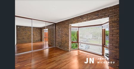 Lifestyle Living in the Heart of Albert Park - Photo 4