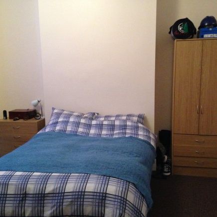 5 bed student house to let 5 minutes walk to the university, - Photo 1