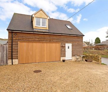 A first floor studio apartment with countryside views - Photo 3