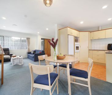 Family Home in Great location - Photo 1