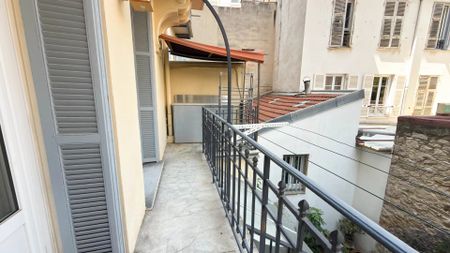 Location Appartement 3 pièces 65m² NICE 06000 - Photo 5