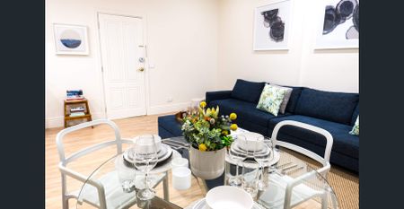 Quiet, renovated apartment in the heart of Flinders Lane - Photo 2