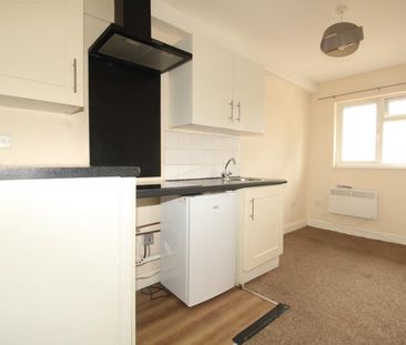 1 Bedroom Flat - Studio To Let - Photo 2
