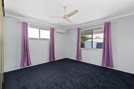 SPACIOUS FAMILY HOME IN MOUNT PLEASANT - Photo 5