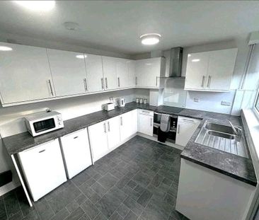 1 bedroom in a house share to rent - Photo 3