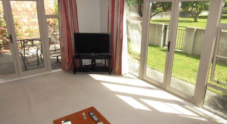 Great Location - Photo 2