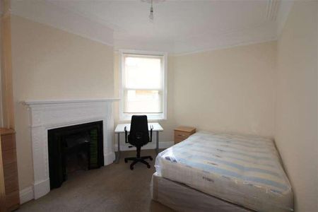 Wilton Avenue, **student Apartment** Student Apartment **, Southampton, SO15 - Photo 3