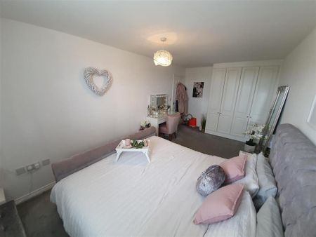 3 bedroom apartment to rent - Photo 4