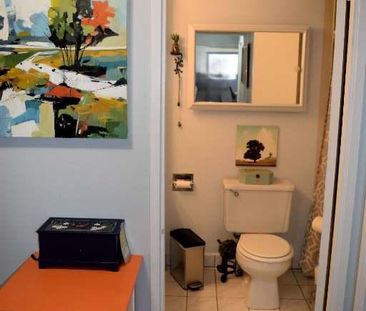 Grand 4 et demi lumineux situé au 8ième étage d’un immeuble en béto... - Photo 4