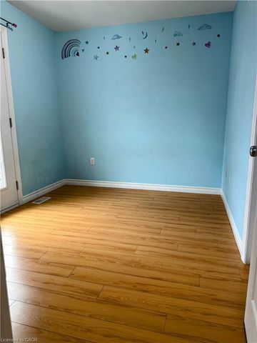 #9 - 55 Mooregate Crescent – Kitchener, Ontario - Photo 5