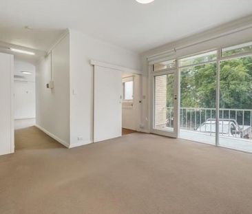 9/162 Waterdale Road, Ivanhoe - Photo 2
