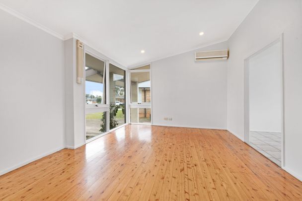 VERSATILE GARAGE & WORKSHOP SPACE – FUNCTIONALITY MEETS FAMILY LIVING - Photo 1