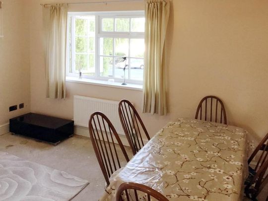 6 bedroom semi-detached house to rent - Photo 1