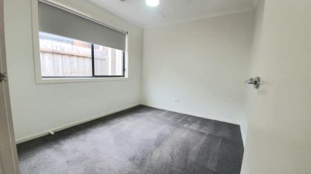“Modern Comfort & Convenience in the Heart of Werribee” - Photo 3