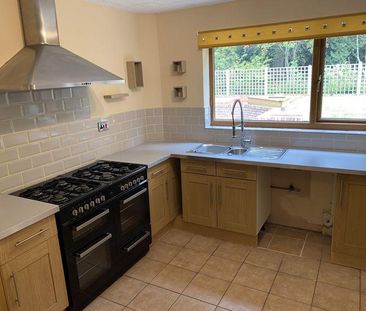 4 bedroom detached house to rent - Photo 4