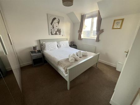 2 bedroom end of terrace house to rent - Photo 3