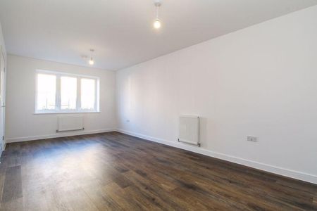 3 bedroom detached house to rent - Photo 2