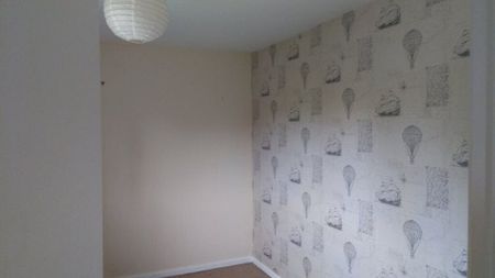 Jermyn Close, Cambridge £1,600 pcm ⓘ The monthly or weekly payment required by the landlord. Read our glossary page , 3 bedrooms, mid terrace house, to let * Tenant info - Photo 5