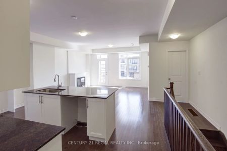 Condo Townhouse For Lease | N9195068 - Photo 3