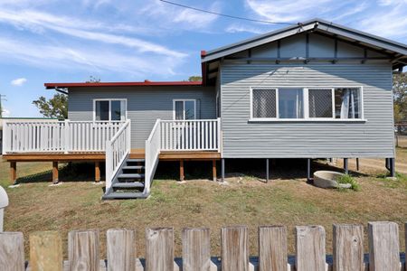 5 Banksia Avenue, Andergrove QLD 4740 - House For Rent - $572 - $628 | Domain - Photo 5