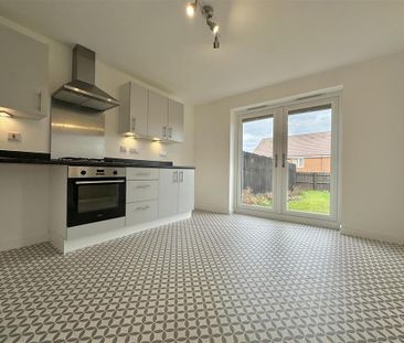 3 bedroom semi-detached house to rent - Photo 1