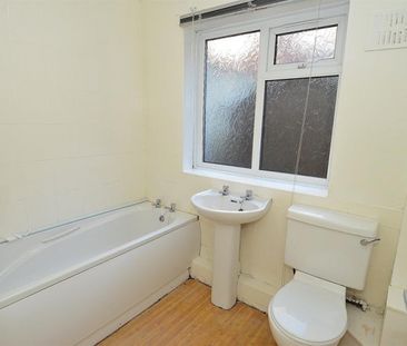 2 bedroom Flat To Let Total Size: 765 SQ FT - Photo 5