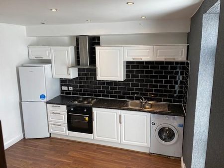 2 bedroom end of terrace house to rent - Photo 4