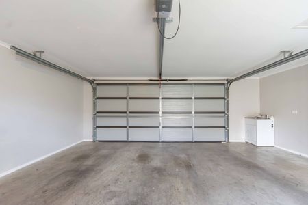 Executive Family Home - Photo 2