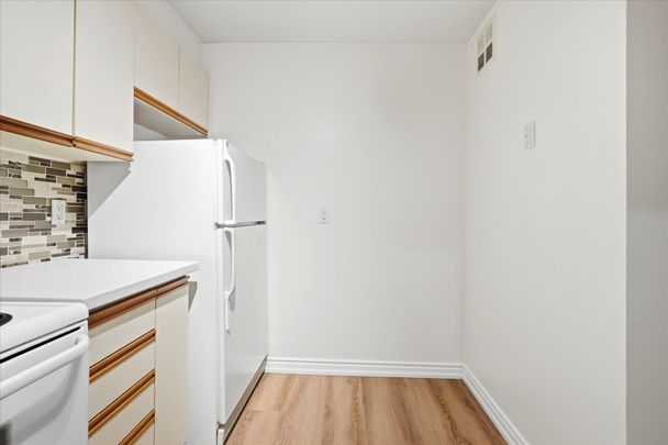 For Lease - 3835 Lake Shore Boulevard Unit# 207, Toronto, Ontario - Photo 1