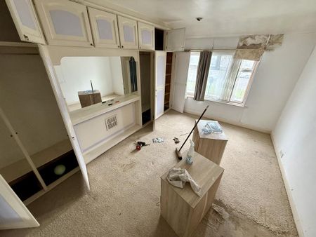 5 bedroom end of terrace house to rent - Photo 3