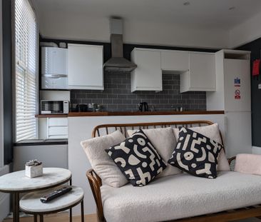 Room in a Shared Flat, Springbank Road, SE13 - Photo 1