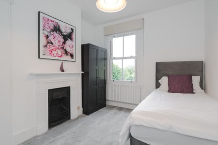 Three Bedroom Houe to Rent in Twickenham - Photo 5