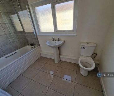 2 bedroom end of terrace house to rent - Photo 4