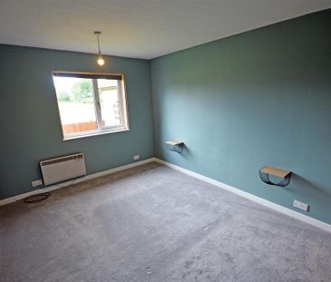 2 bedroom semi-detached bungalow to rent - Photo 6