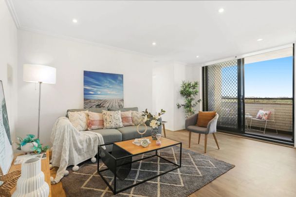 Commanding Views And Ultimate Position - Lift Access - Photo 1