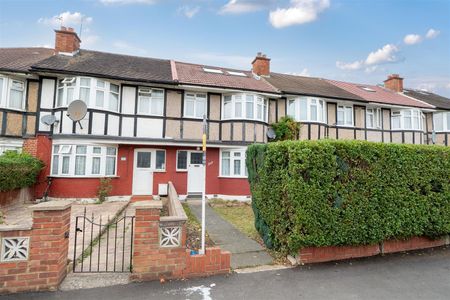 4 bedroom house - mid terrace - Photo 3