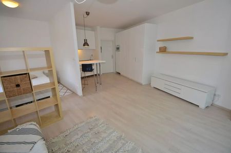 Pronájem krásného bytu s terasou a soukromým parkovacím stáním - Photo 2