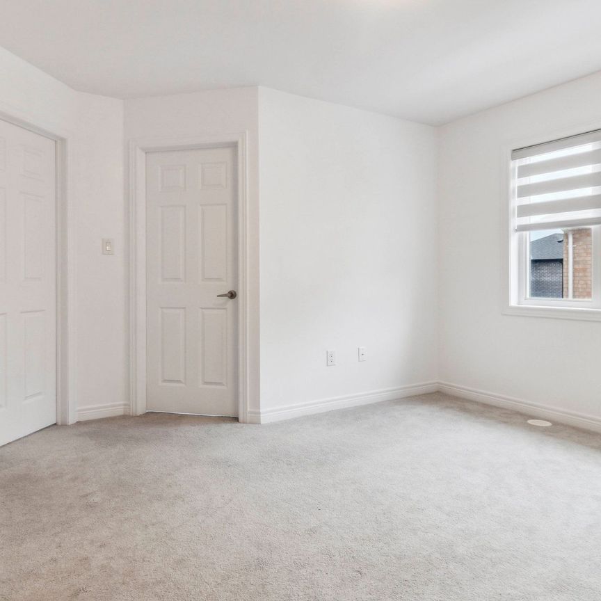 For Lease - 526 White's Hill Avenue Unit# B, Markham, Ontario - Photo 1