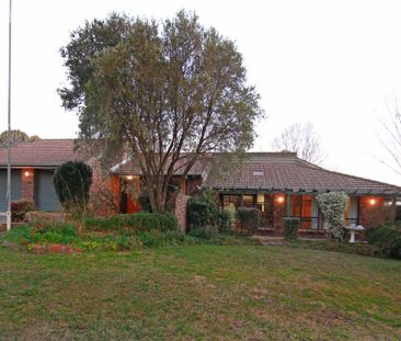 Spacious 4-Bedroom Home in a Quiet North Hill Location - Photo 4