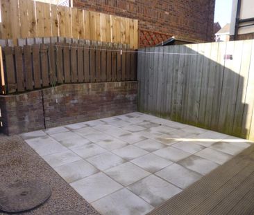 2 bedroom semi-detached house to rent - Photo 5