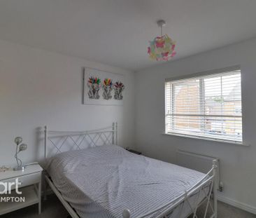 4 bedroom semi-detached house to rent - Photo 4